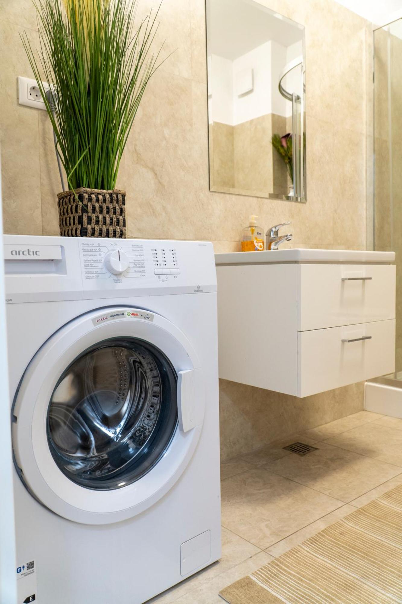 Center Apartment Palas Mall View Iasi Ngoại thất bức ảnh