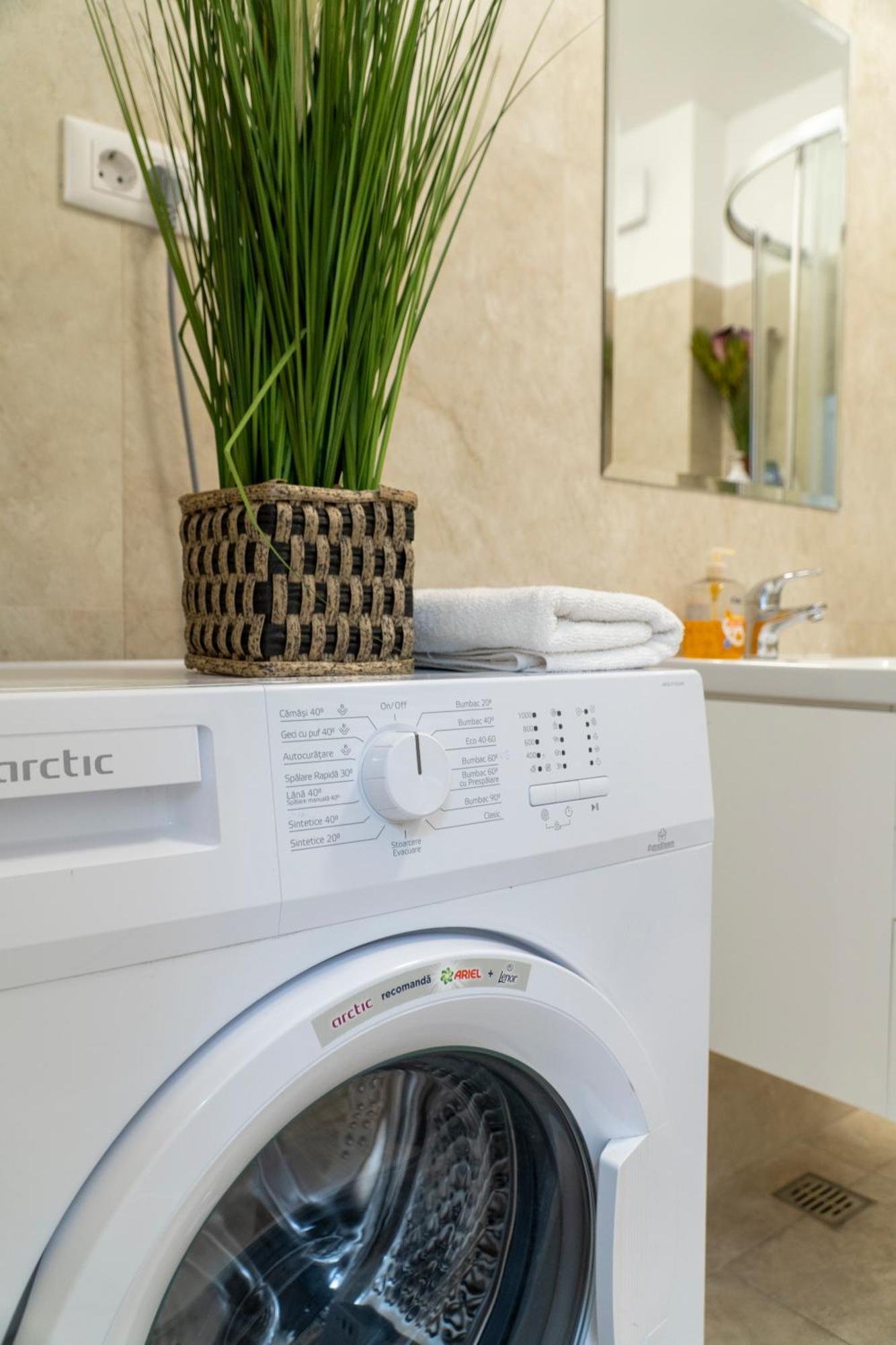 Center Apartment Palas Mall View Iasi Ngoại thất bức ảnh