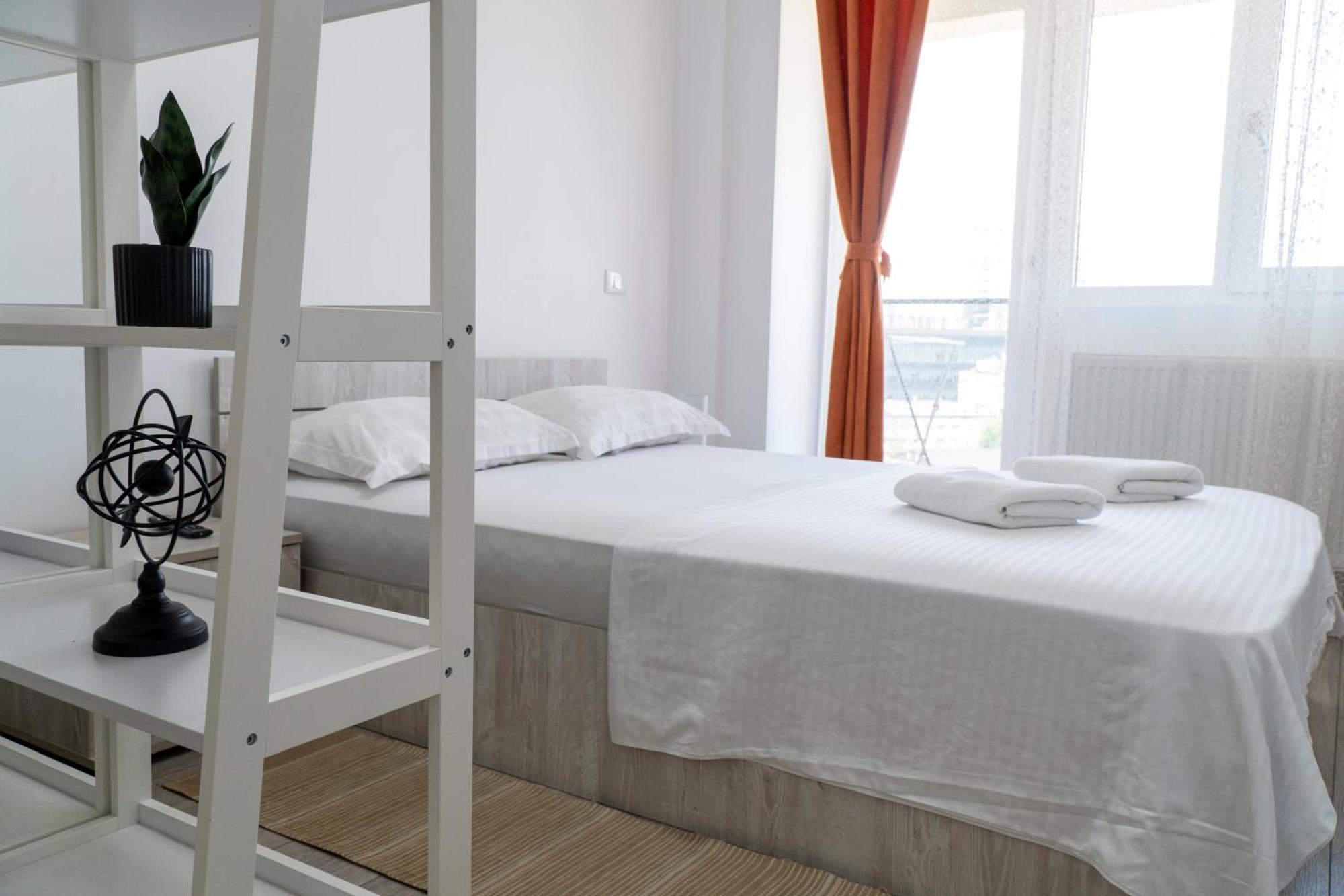 Center Apartment Palas Mall View Iasi Ngoại thất bức ảnh