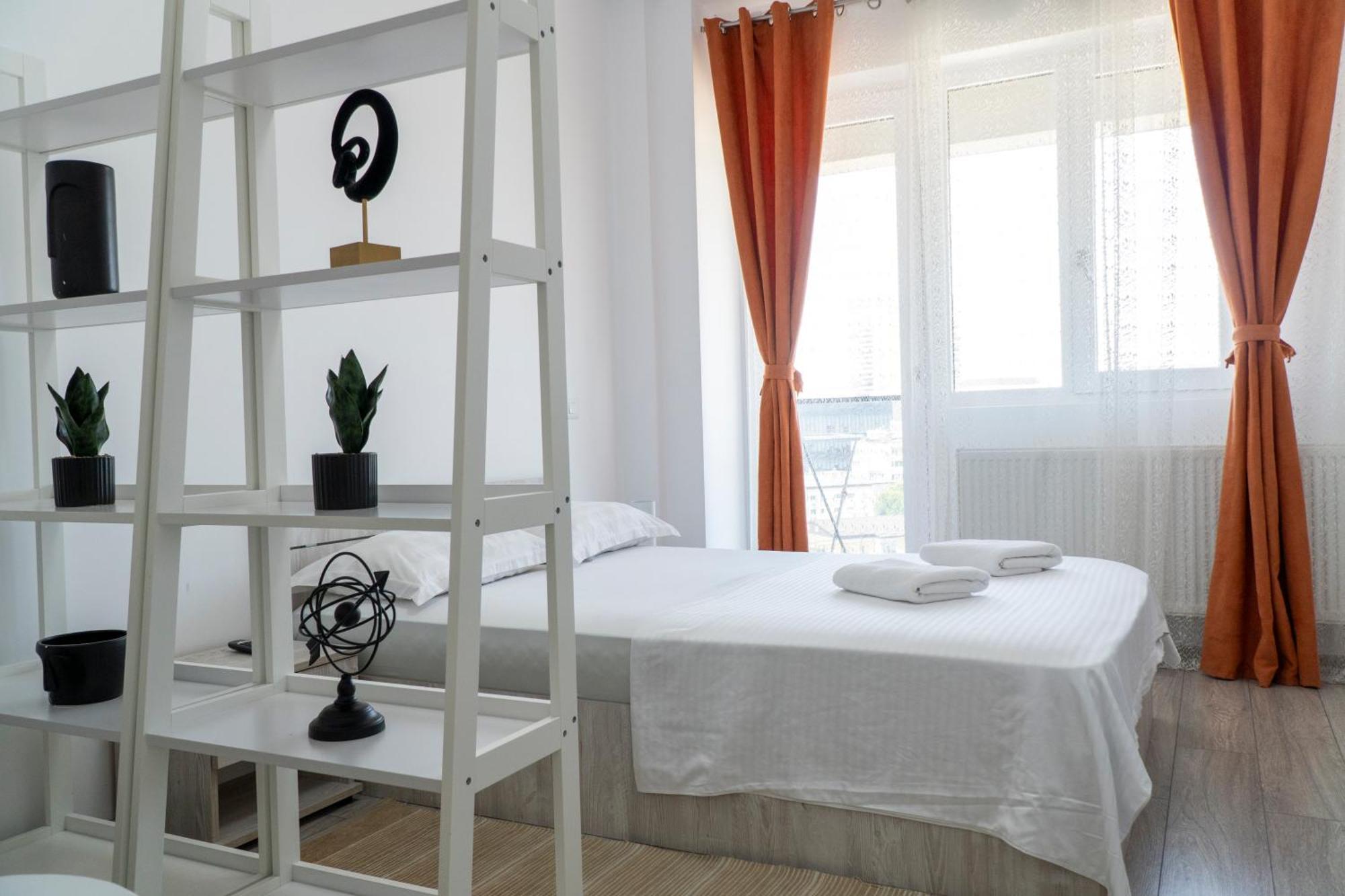 Center Apartment Palas Mall View Iasi Ngoại thất bức ảnh